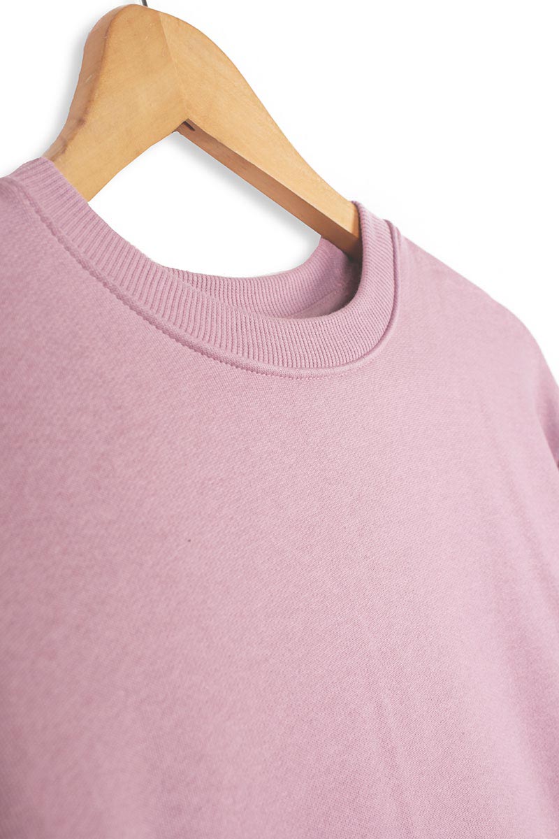 Ribbed collar detailing of men&